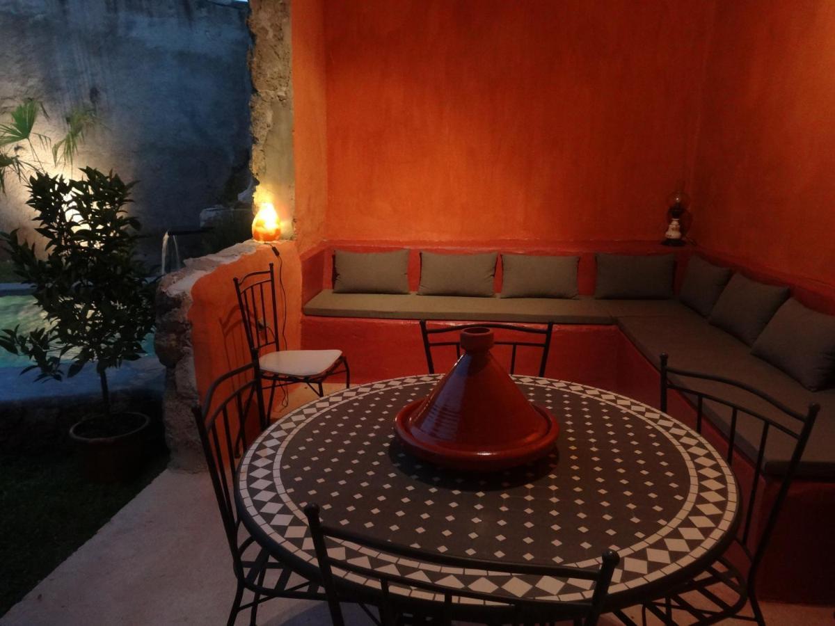 Les Remparts Bed & Breakfast กาเปสตอง ภายนอก รูปภาพ
