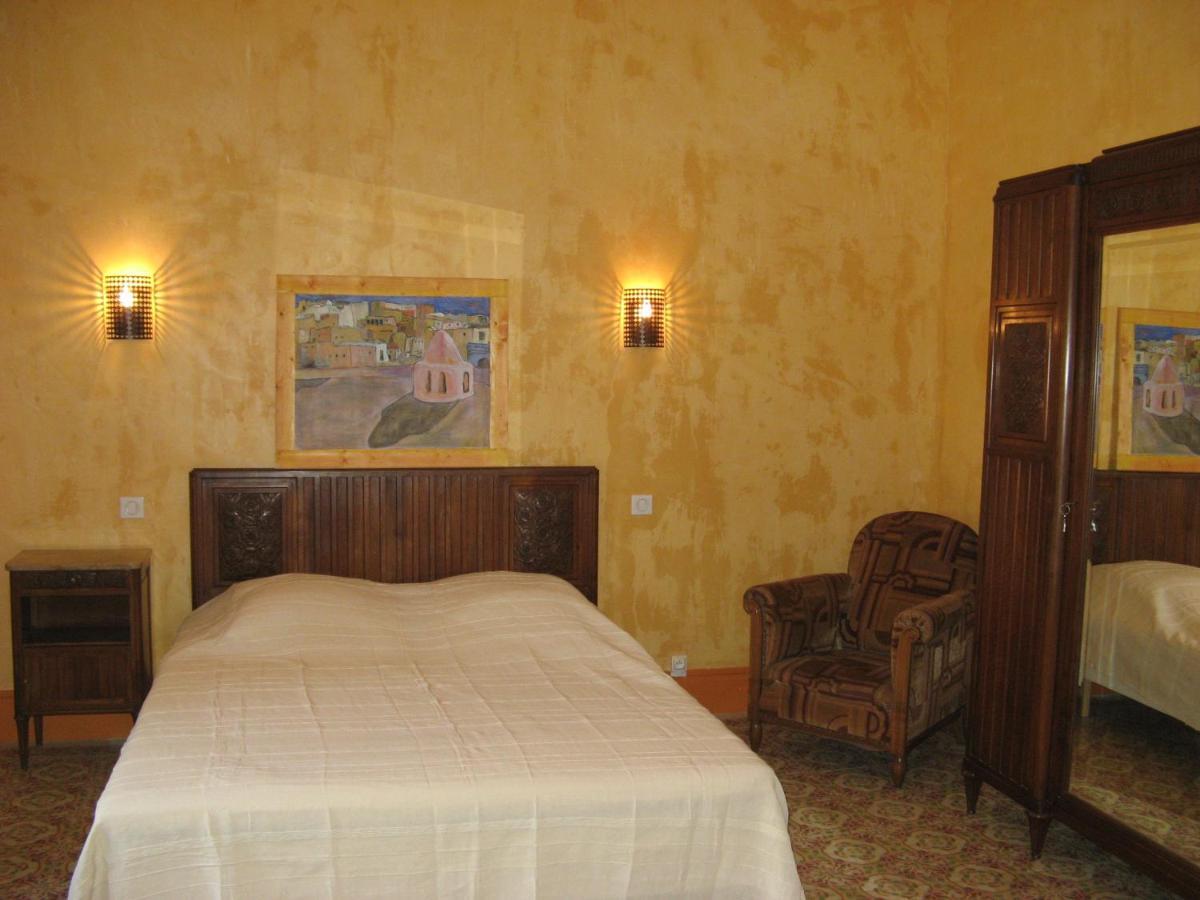 Les Remparts Bed & Breakfast กาเปสตอง ภายนอก รูปภาพ