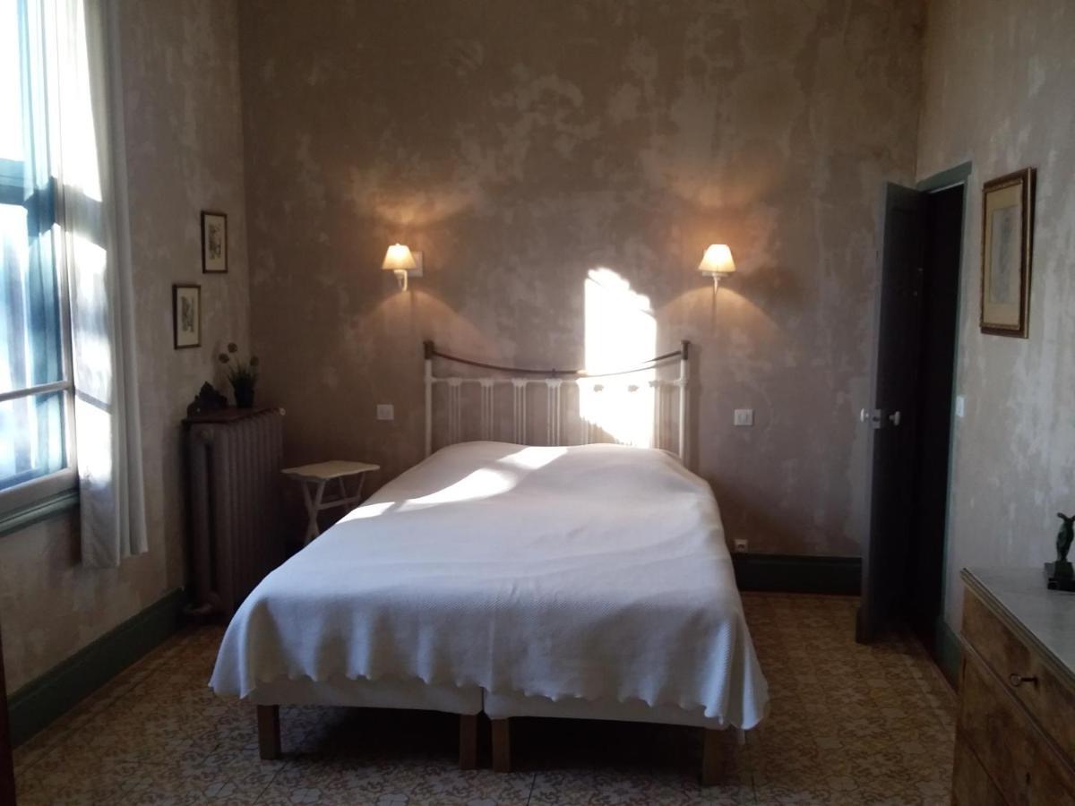 Les Remparts Bed & Breakfast กาเปสตอง ภายนอก รูปภาพ