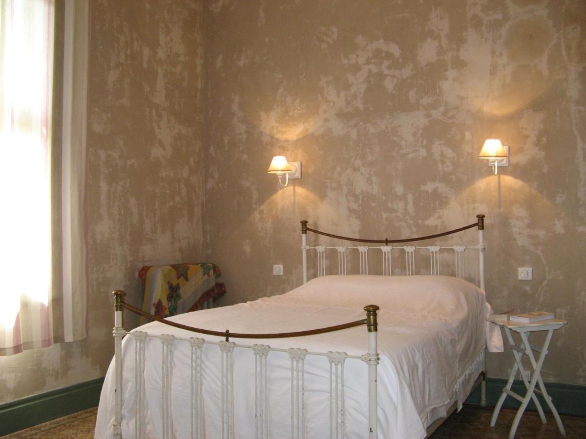 Les Remparts Bed & Breakfast กาเปสตอง ภายนอก รูปภาพ